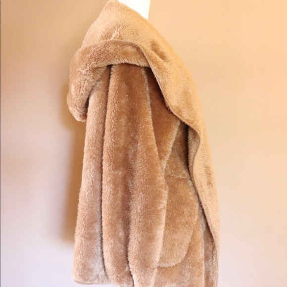 Camel Faux Fur Jacket - Picture 10 of 10
